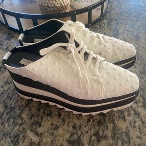 Stella McCartney wedges! Perfect for the summer.